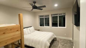 9 bedrooms, travel crib, WiFi, bed sheets