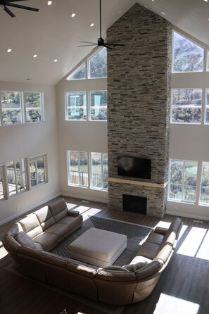 Smart TV, fireplace, ping pong