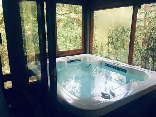 Cabaña en el Bosque en Valle de Bravo. En Medio del Bosque, Para Descanso