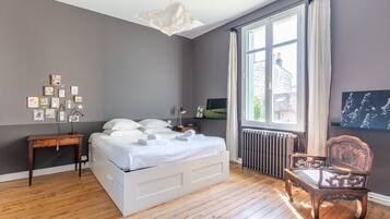 3 slaapkamers, een strijkplank/strijkijzer, wifi, beddengoed