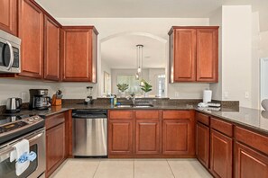 Fridge, microwave, oven, stovetop - Next door to Disney, Themes, Gameroom (Kissimmee)