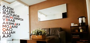 Sảnh tiếp tân