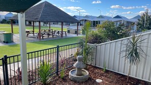 Outdoor dining - Welcome to Sandpiper Escape (Unit 47 Seafront Estate), located within a stunning complex right in th (Jurien Bay)