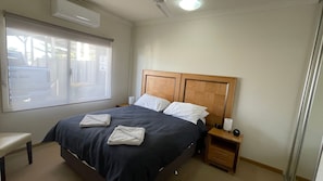 3 bedrooms, WiFi, bed sheets - Welcome to Sandpiper Escape (Unit 47 Seafront Estate), located within a stunning complex right in th (Jurien Bay)