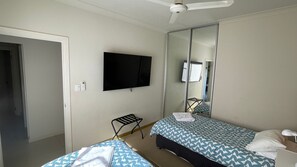 3 bedrooms, WiFi, bed sheets - Welcome to Sandpiper Escape (Unit 47 Seafront Estate), located within a stunning complex right in th (Jurien Bay)