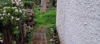 Small detached studio. Quiet. Private parking.
Visitors wanting to explore SD.
