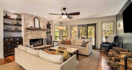 Riverfront Cabin w/ Hot Tub & Outdoor Movie Screen. Quiet Retreat In The Woods!