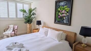 3 bedrooms, desk, iron/ironing board, free WiFi