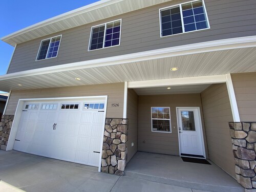 Quiet, comfortable, and central Cody location! Sleeps up to 5. 