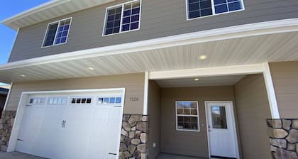 Quiet, comfortable, and central Cody location! Sleeps up to 5.