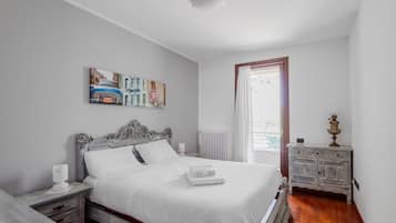 3 slaapkamers, een kluis op de kamer, een strijkplank/strijkijzer