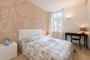1 bedroom, desk, iron/ironing board, WiFi