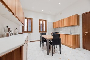 Dining - GuestHost - Elegant Apartment 7 minutes from Piazza San Marco! (Venezia)