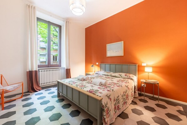 2 bedrooms, iron/ironing board