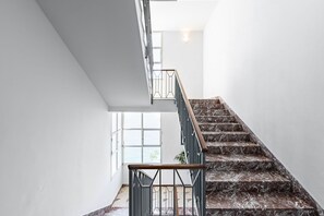 Interior - GuestHost - Please note that from 20 May 2025 to 5 June 2025 the facade will be under construction.Cozy 41 sqm studio flat with sea view, perfect for 4 people, located on the ground floor of a building. The property is located in the Spisone area (Taormi (Taormina)