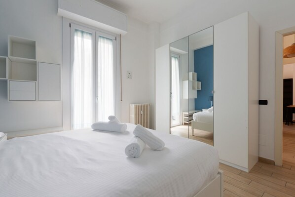 1 bedroom, desk, iron/ironing board, WiFi