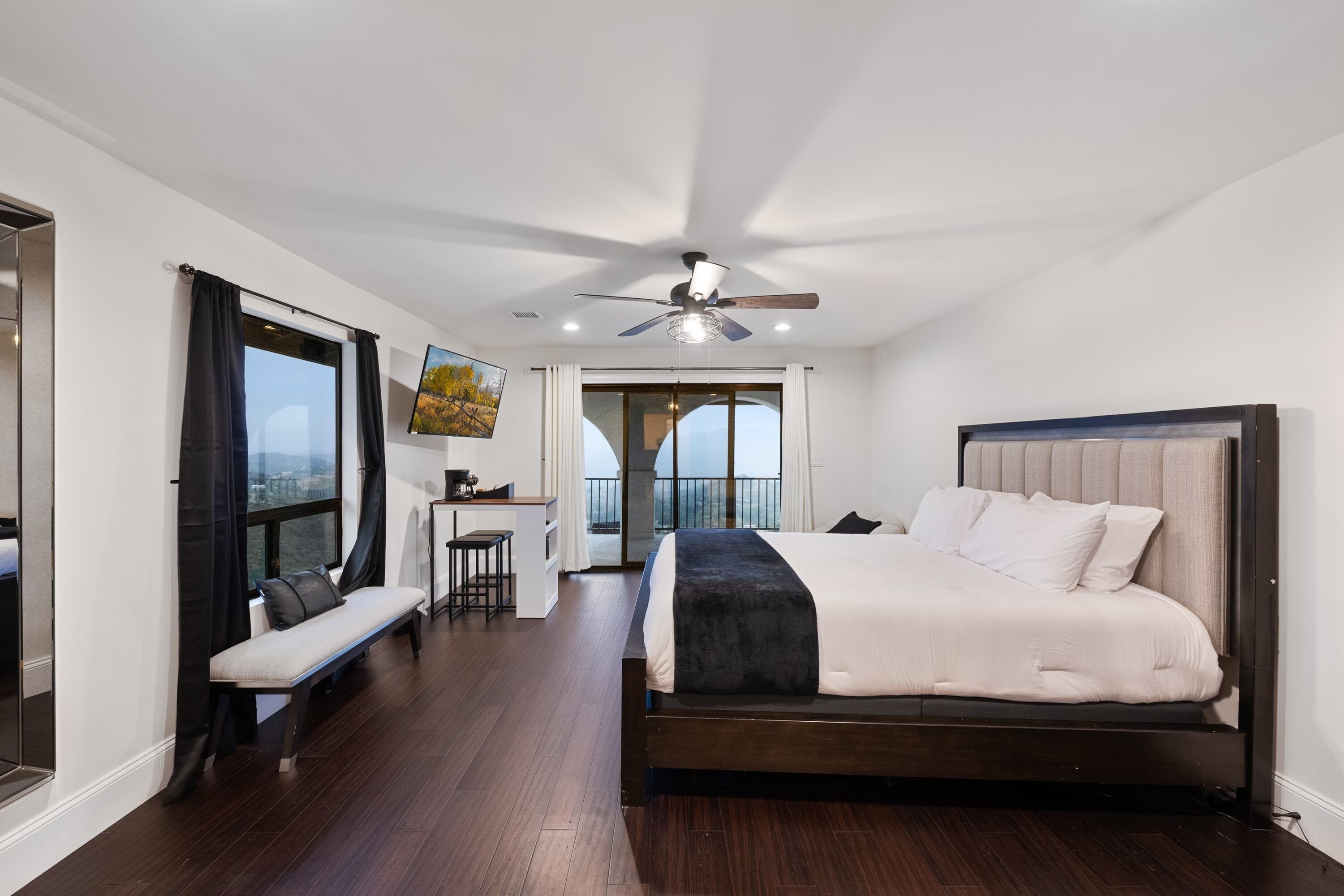 4 camere, ferro/asse da stiro, Wi-Fi gratuito, lenzuola