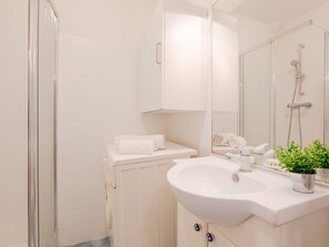 Hair dryer - L'Espelido by Interhome (Saint Aygulf)