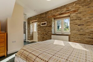 1 bedroom, iron/ironing board, free WiFi, bed sheets - Penpedwast Upper Barn, Newport (Eglwyswrw)