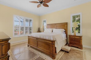 5 bedrooms, iron/ironing board, free WiFi, bed sheets - Gulf Access, Kayaks, Heated Pool - Villa Happy Hour - Roelens Vacations (Cape Coral)
