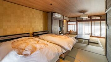 Studio, Multiple Beds