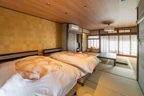 In-room safe, free WiFi - Kinosaki Onsen Yuyado Sasakura (Toyooka)