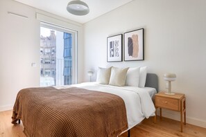 3 chambres, fer et planche à repasser, Wi-Fi, draps fournis