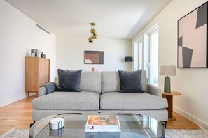 Télévision, chaîne hi-fi