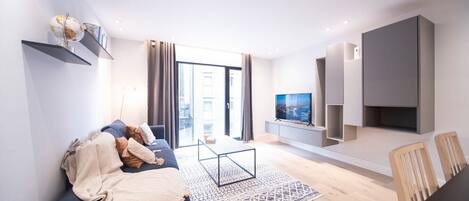 Smart TV, computer monitors