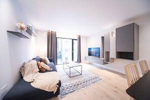 Smart TV, computer monitors - Bright 1BR - Up to 4 - Zone 1 - Station nearby (Greater London)