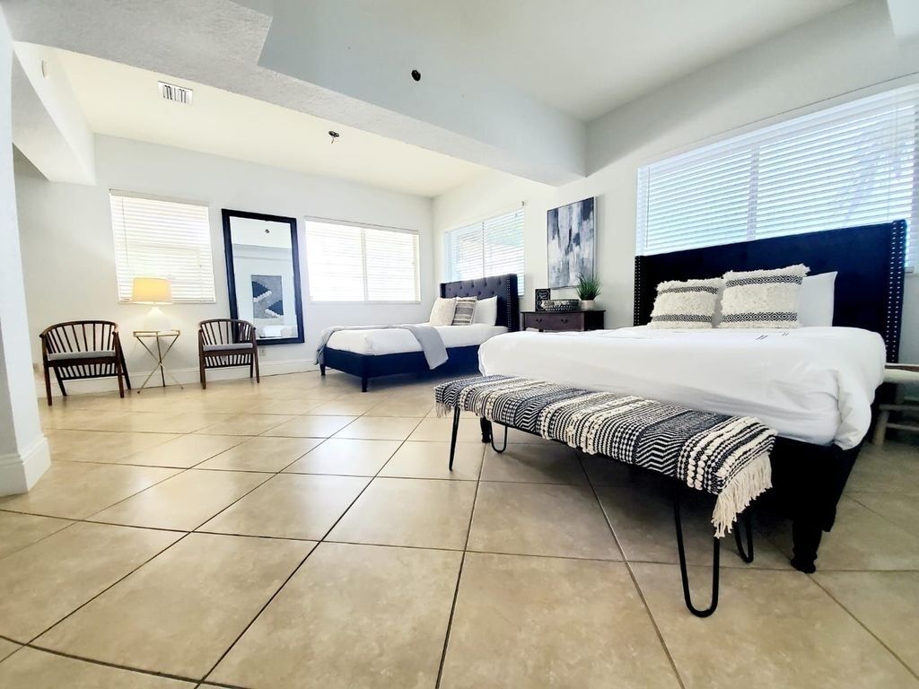 Oceanfront Studio w Jacuzzi Steps Away from Semi Private Beach