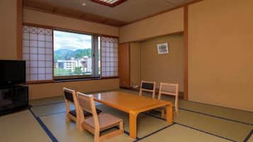 Basic Room, Non Smoking, Mountain View | Free WiFi, bed sheets