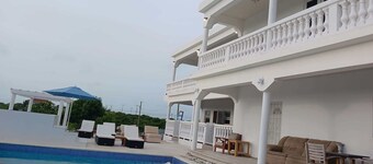 Condo with sea view (unit 2)