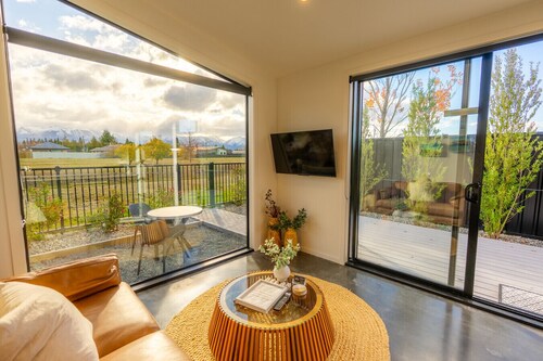 Ben Ohau Views The Studio