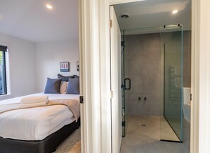 2 bedrooms, free WiFi, bed sheets - Ben Ohau Views The Apartment (Twizel)