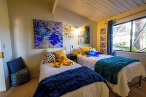 2 bedrooms, desk, iron/ironing board, free WiFi