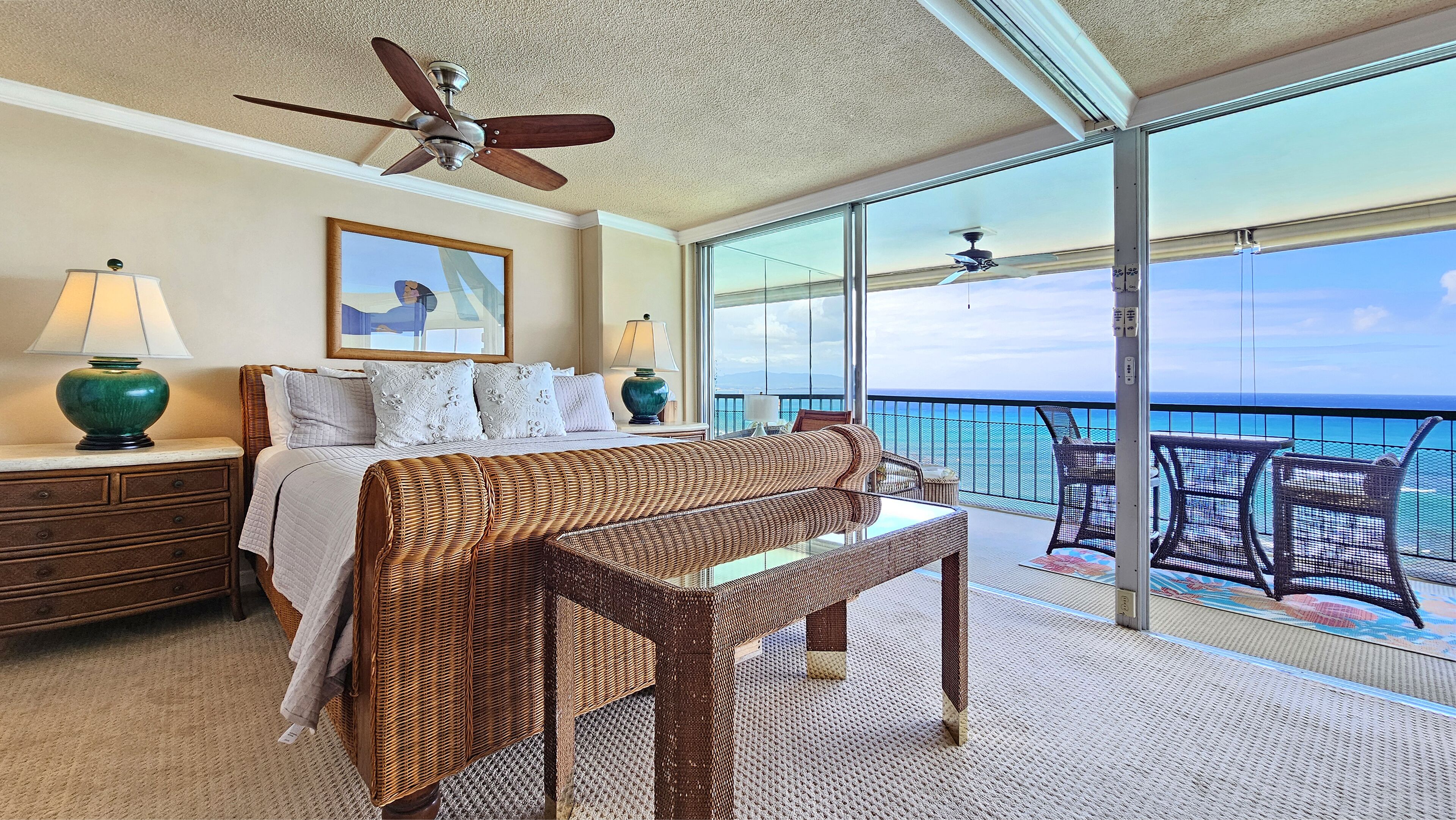 Beachfront King bed Dream Condo, Sans Souci 1001 - A Monthly Rental Gem!