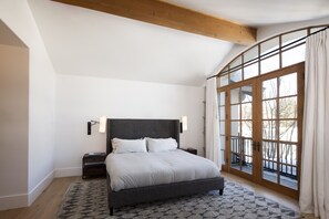 4 多间卧室、办公桌、熨斗/熨衣板、免费 WiFi