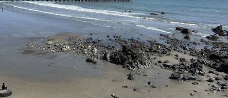 Plage, chaises longues, serviettes de plage