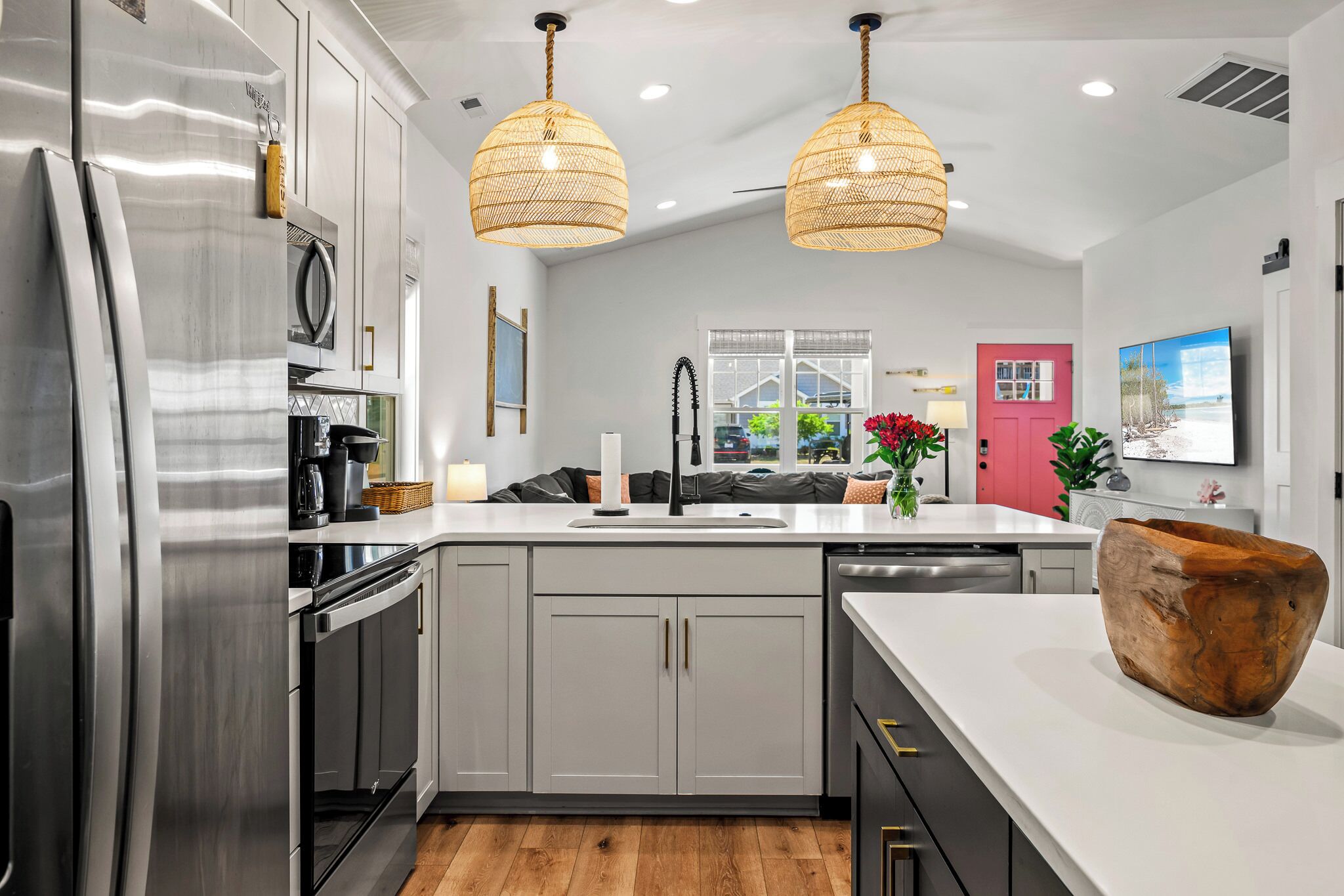 Kylskåp, mikrovågsugn, ugn och spishäll