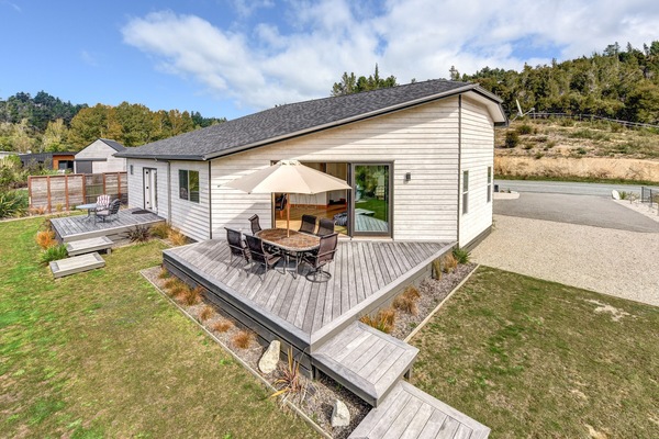 View of the deck and outdoor area