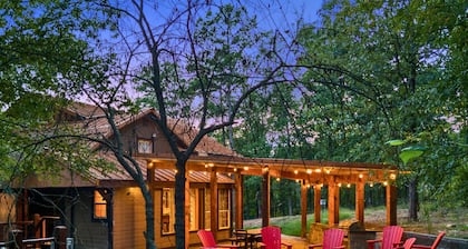 Game Room | Outdoor Shower | Hot Tub | Fire Pit