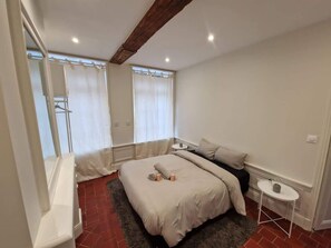 1 bedroom, travel crib, WiFi, bed sheets - Jardin de la Prefecture (Arras)