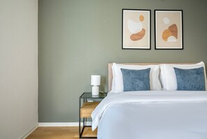 2 bedrooms, iron/ironing board, WiFi, bed sheets