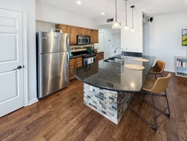 Microwave, oven, stovetop, dishwasher - BLUES LANDING
The best stay between Main and the Mississippi!! (Memphis)