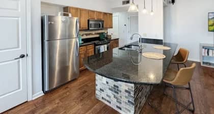 BLUES LANDING
The best stay between Main and the Mississippi!!