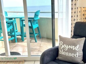 Smart TV, books - Blessed To Be Beachfront - Directly on The Gulf (Pensacola)
