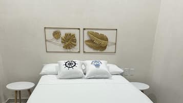 豪華客房, 1 張加大雙人床, 非吸煙房, 私人浴室 | 1 間臥室、免費無線上網、床單