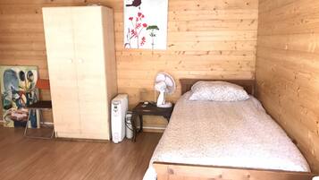 1 bedroom, WiFi, bed sheets