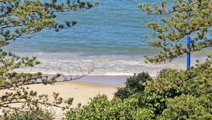 On the beach - 8th Floor Ocean Facing Apartment in the Landmark Resort , Mooloolaba (Sunshine Coast)